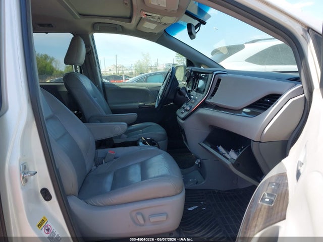 Toyota Sienna Xle 8 Passenger