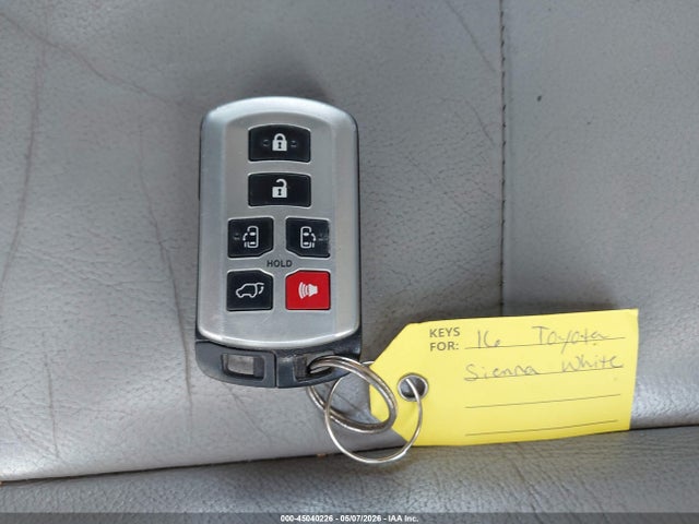 Toyota Sienna Xle 8 Passenger