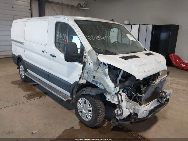 Salvage Ford Transit Image