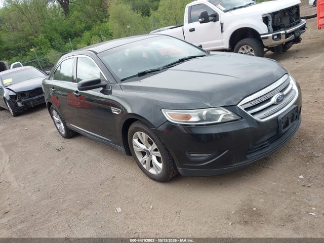 Salvage Ford Taurus Image