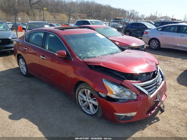 Salvage Nissan Altima Image