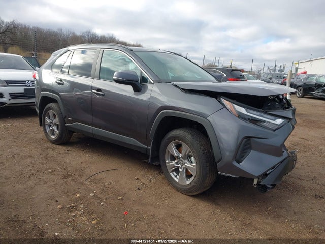 Salvage Toyota RAV4 Image