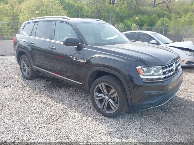 Salvage Volkswagen Atlas Image