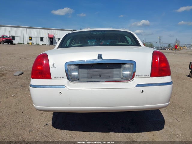 Lincoln Towncar Signature