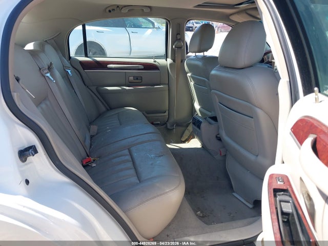 Lincoln Towncar Signature