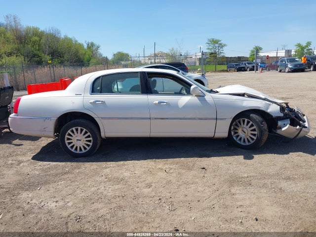 Lincoln Towncar Signature