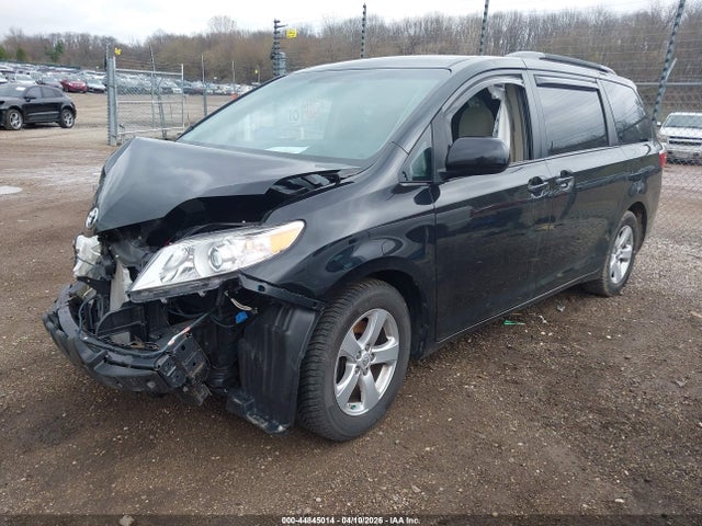 Toyota Sienna Le 8 Passenger