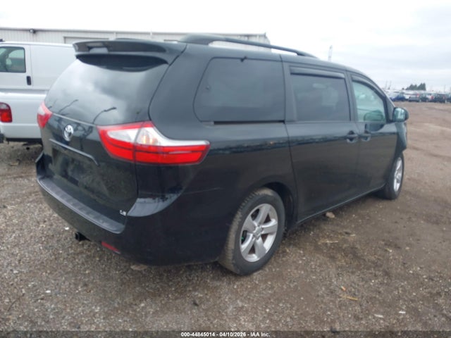 Toyota Sienna Le 8 Passenger