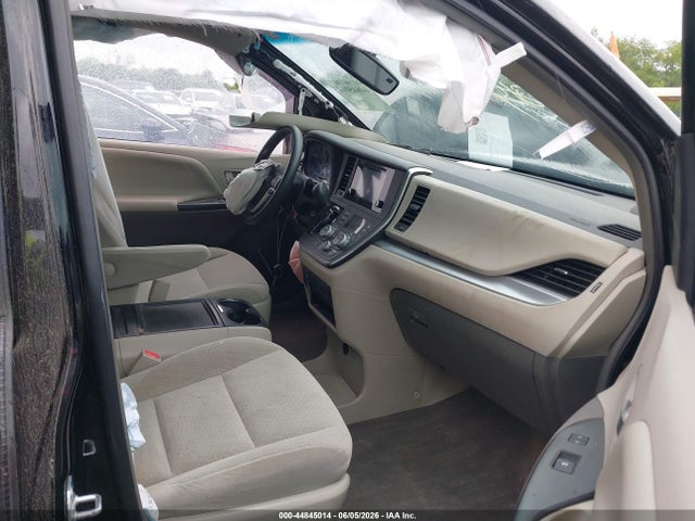 Toyota Sienna Le 8 Passenger