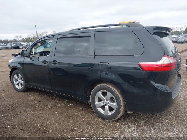 Toyota Sienna Le 8 Passenger