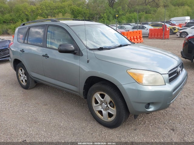 Salvage Toyota RAV4 Image
