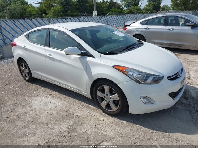 Salvage Hyundai ELANTRA Image