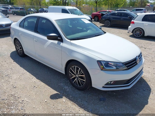 Salvage Volkswagen Jetta Image