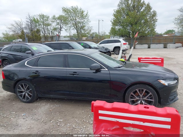 Volvo S90 T5 Momentum