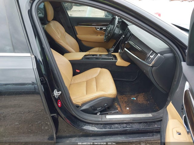 Volvo S90 T5 Momentum