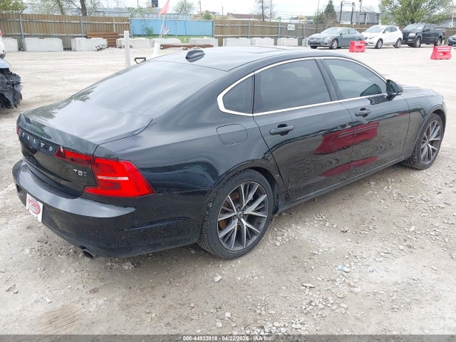 Volvo S90 T5 Momentum