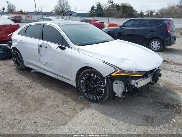 Salvage Kia K5 Image