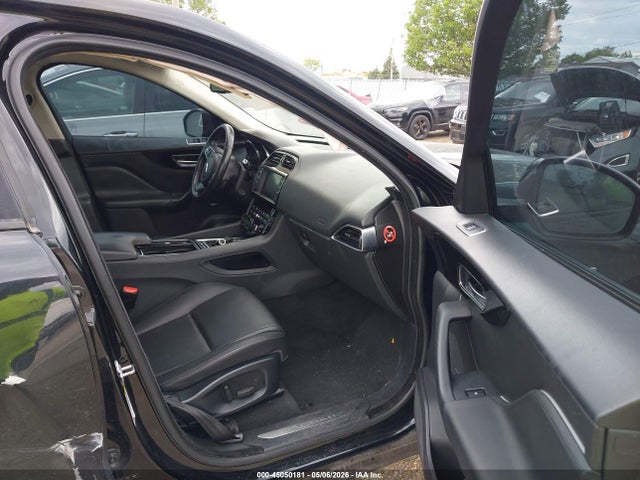 Jaguar F-PACE 30t Premium