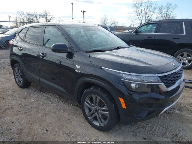 Salvage Kia Seltos Image