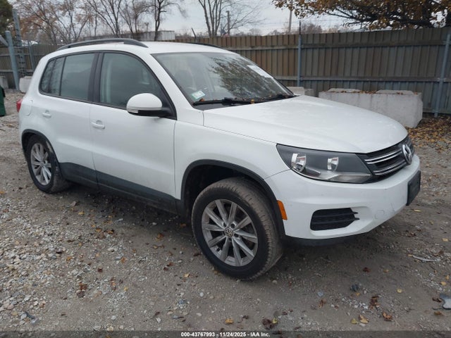 Salvage Volkswagen Tiguan Image