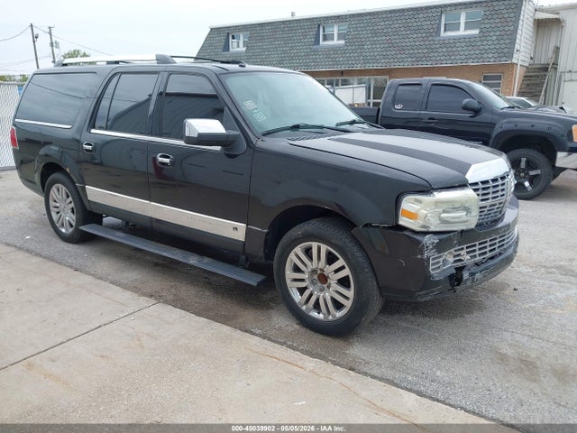 Salvage Lincoln Navigator Image