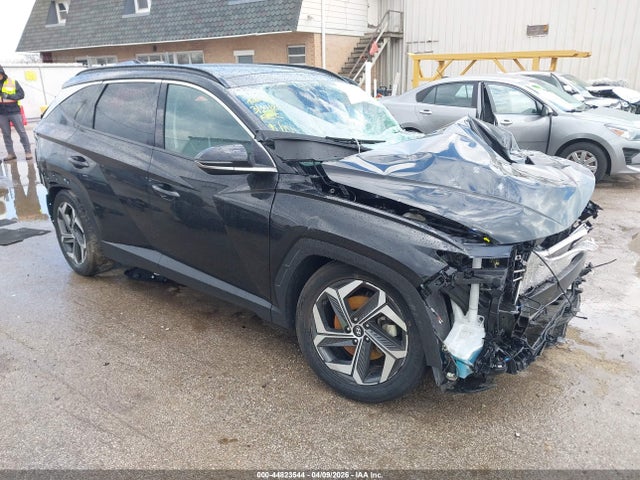 Salvage Hyundai TUCSON Image