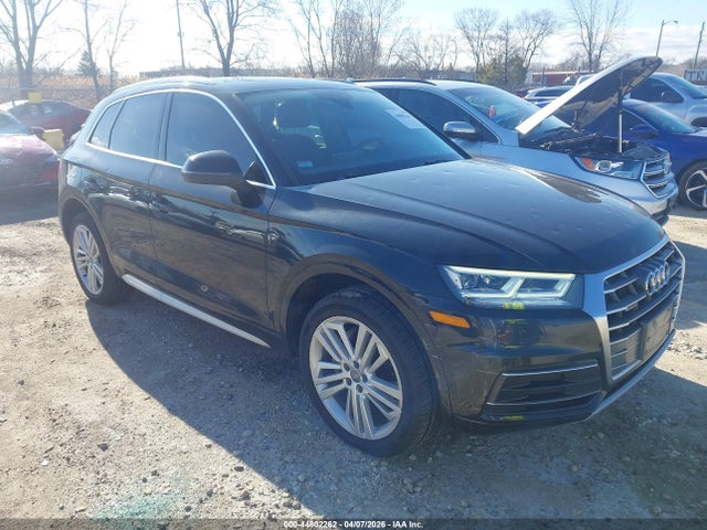 Salvage Audi Q5 Image