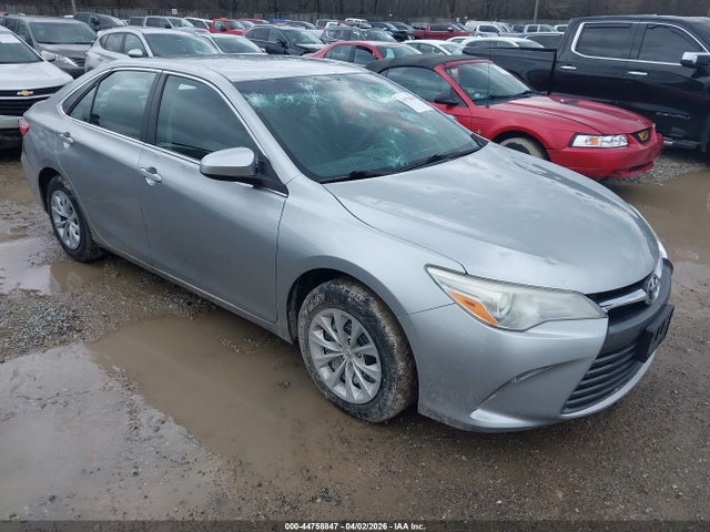 Salvage Toyota Camry Image