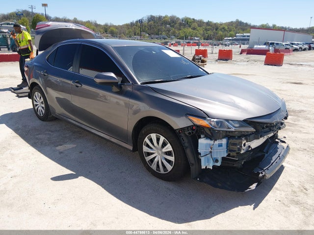 Salvage Toyota Camry Image