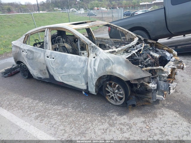 Salvage Toyota Prius Image