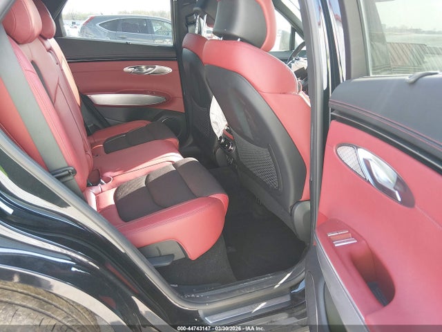Genesis GV70 2.5t Awd