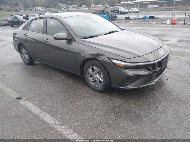 Salvage Hyundai ELANTRA Image