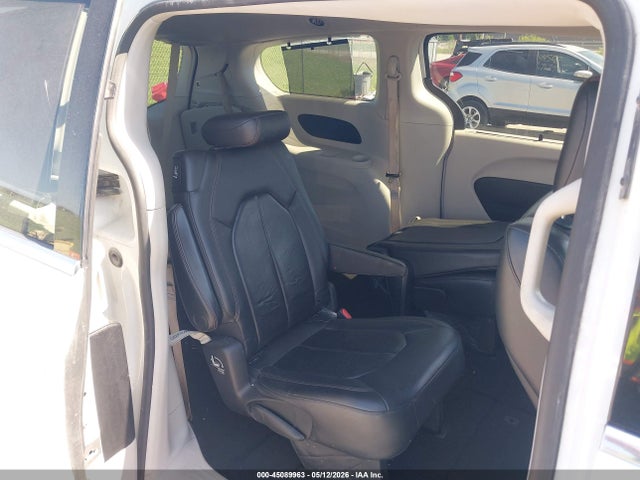 Chrysler Pacifica Touring L