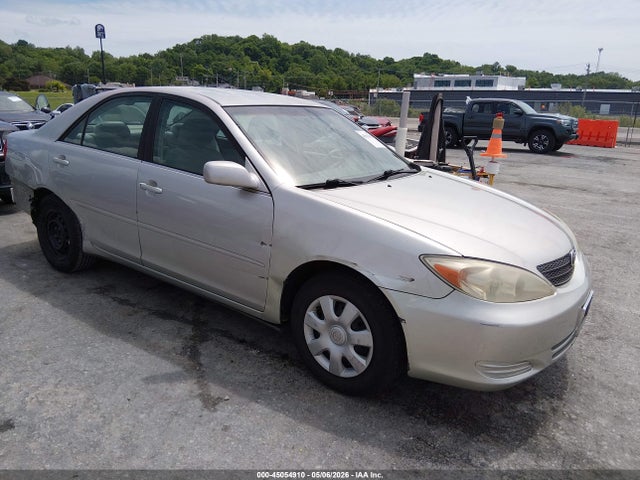 Salvage Toyota Camry Image