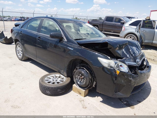 Salvage Toyota Camry Image