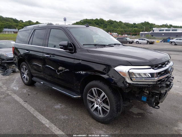 Salvage Ford Expedition Image
