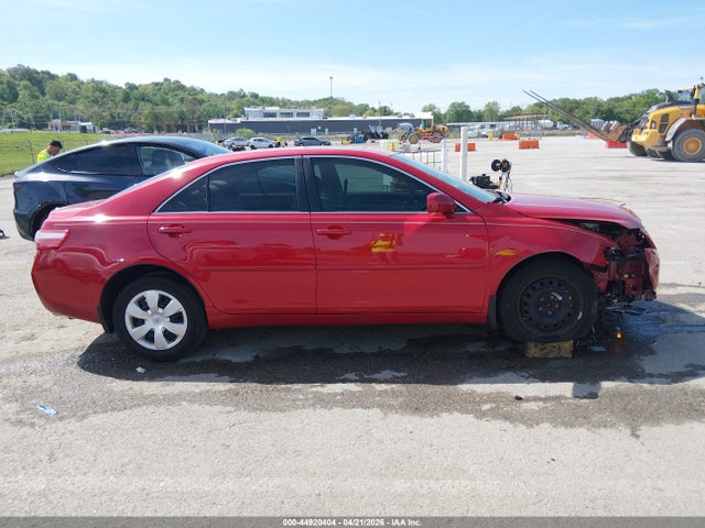 Toyota Camry Le V6