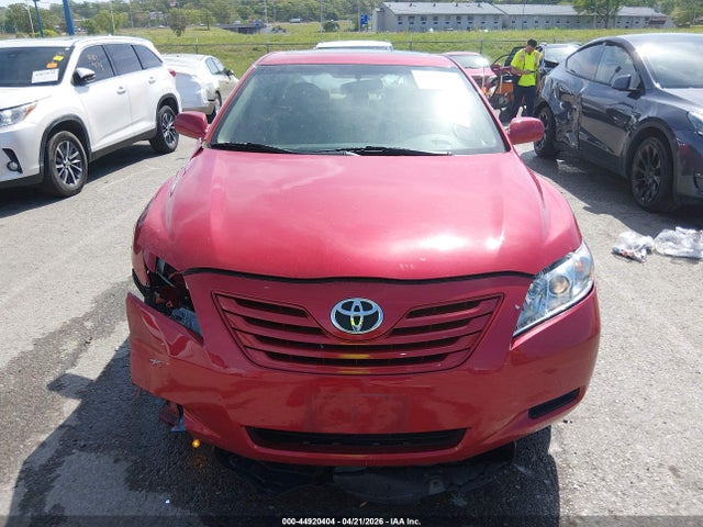 Toyota Camry Le V6