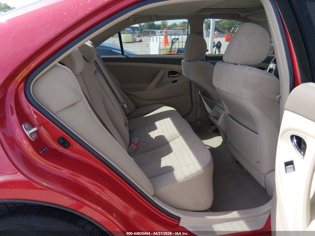 Toyota Camry Le V6