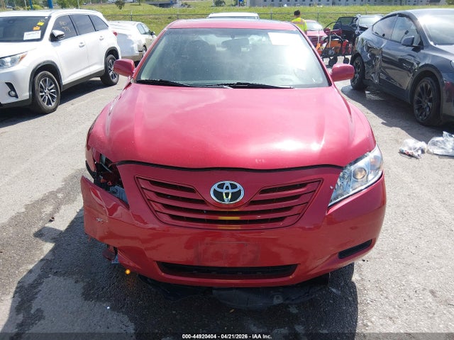 Toyota Camry Le V6