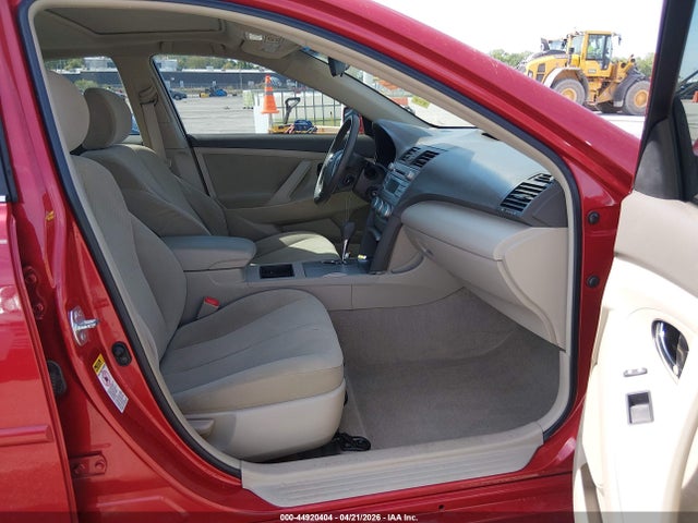 Toyota Camry Le V6