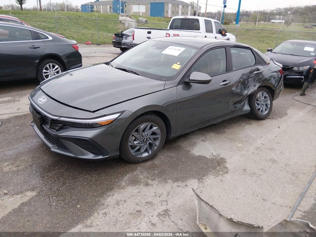 Hyundai ELANTRA Sel