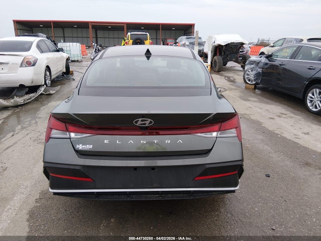 Hyundai ELANTRA Sel