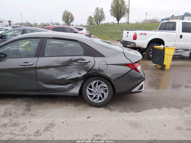 Hyundai ELANTRA Sel