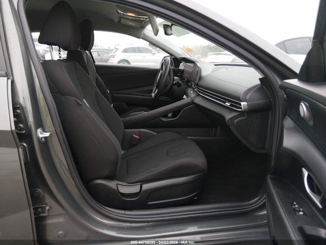 Hyundai ELANTRA Sel