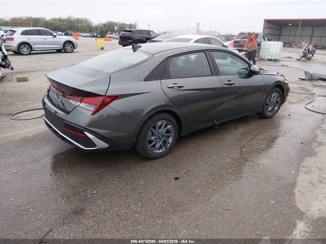 Hyundai ELANTRA Sel