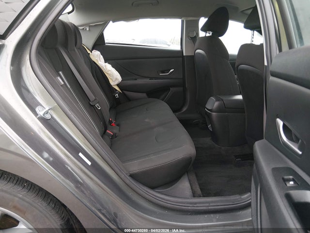 Hyundai ELANTRA Sel