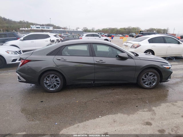 Hyundai ELANTRA Sel