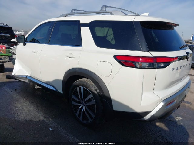 Nissan Pathfinder Platinum