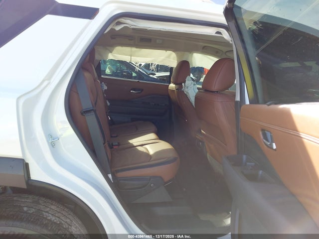 Nissan Pathfinder Platinum